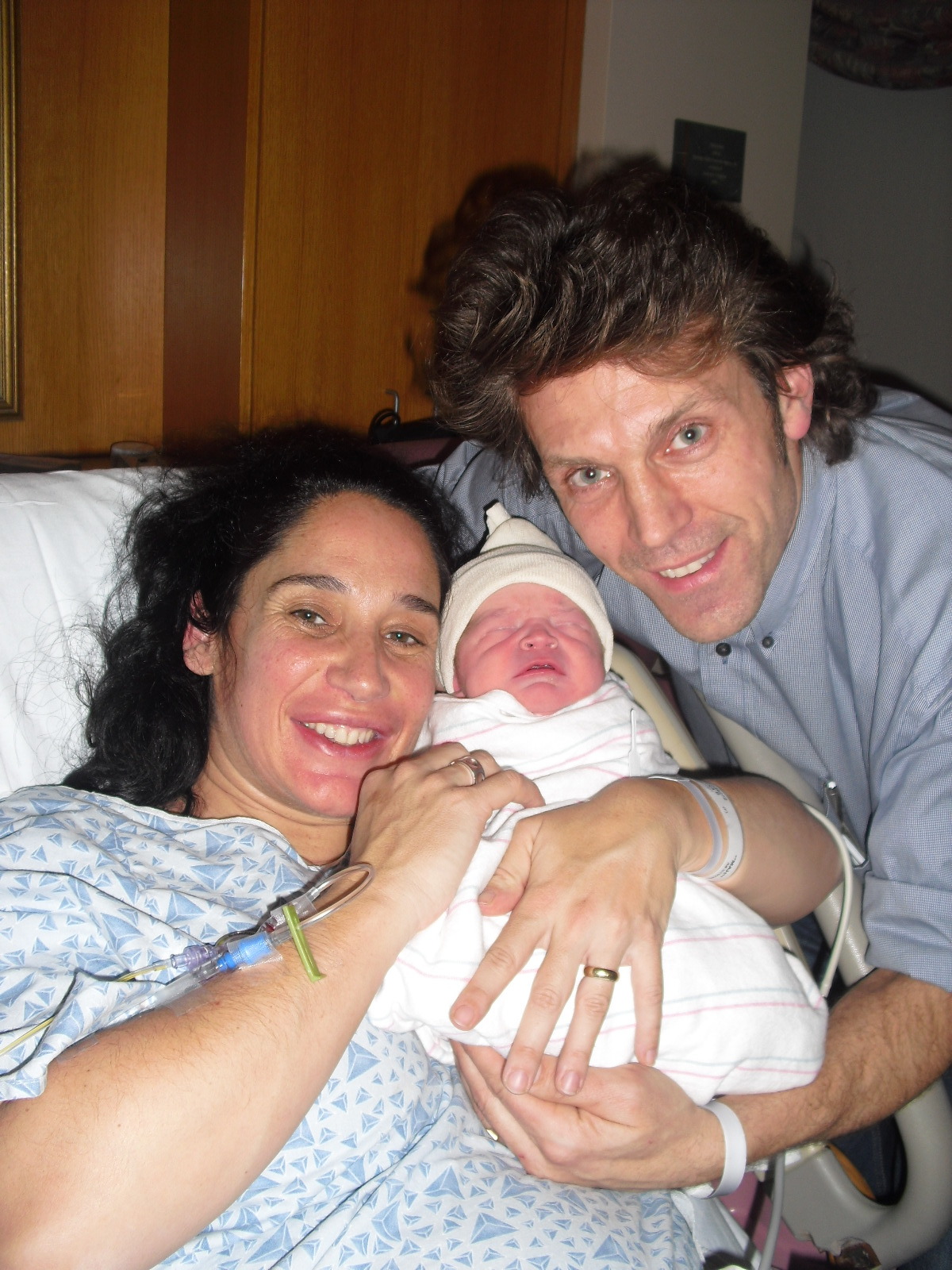 Here is the little guy together with the brave mom and the proud pup.